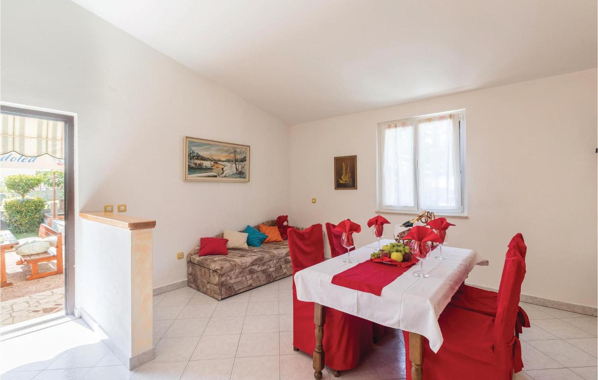 2 Bedroom Amazing Home In プーラ エクステリア 写真