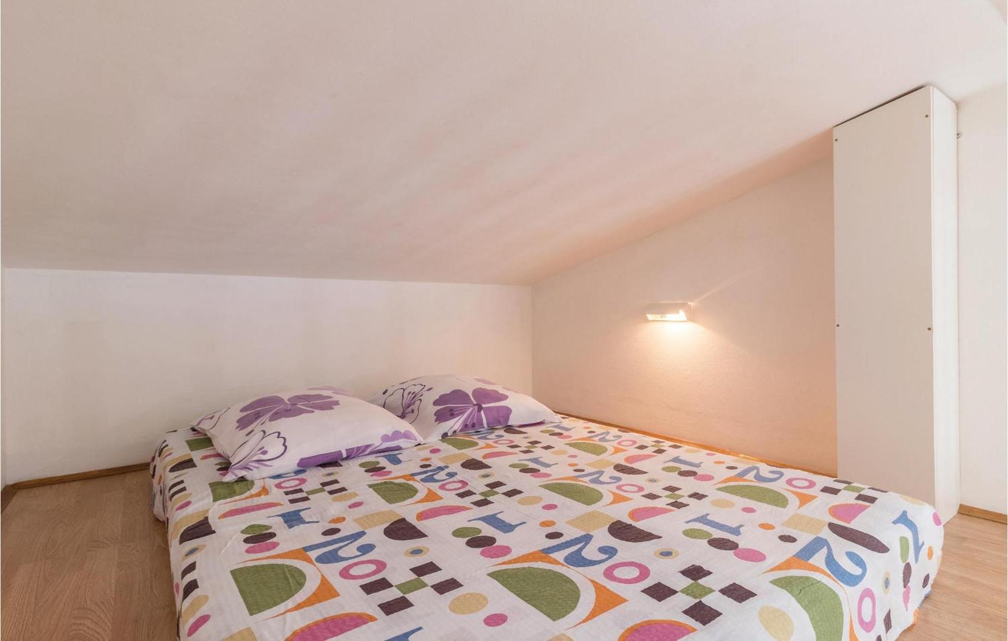 2 Bedroom Amazing Home In プーラ エクステリア 写真
